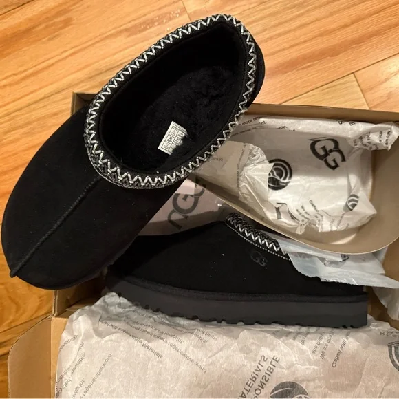 New! UGG Black Tasman Slippers - Picture 5 of 7